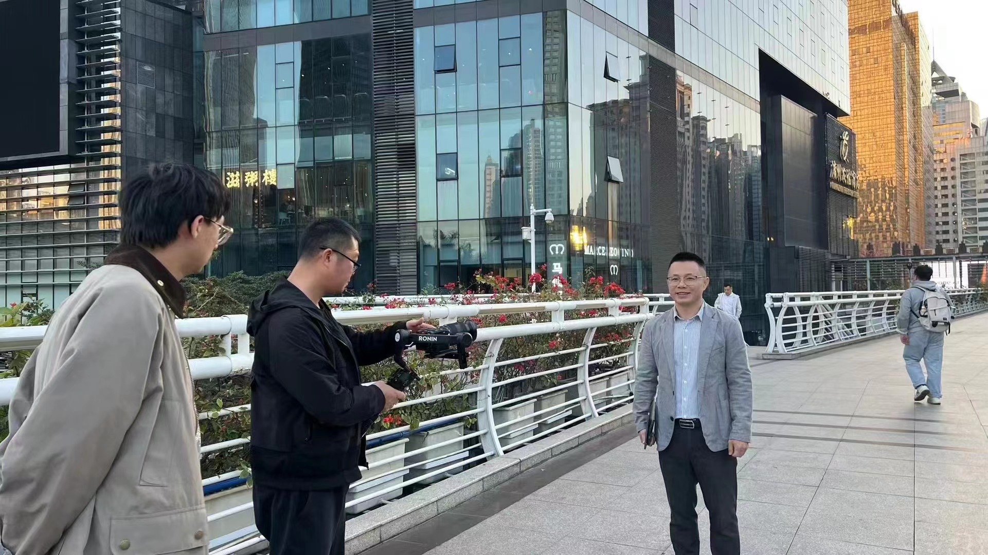 天南海北，順動廣告拍攝老百姓創(chuàng)業(yè)故事 