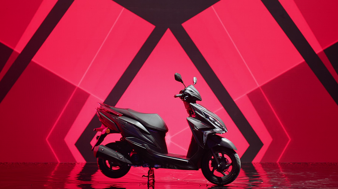 順動(dòng)新作│時(shí)尚裂變，颯風(fēng)而行，本田RX125摩托車震撼出街